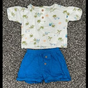 Baby boy's two-piece outfit set